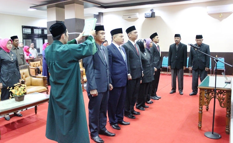 PELANTIKAN DAN PENGAMBILAN SUMPAH PEJABAT KESEKRETARIATAN PENGADILAN TINGGI BANDA ACEH