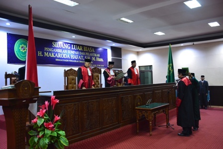 Sidang Luar Biasa Pengambilan Sumpah dan Pelantikan H. Makaroda Hafat, S.H., M.Hum. Sebagai Hakim Tinggi Pengadilan Tinggi Banda Aceh