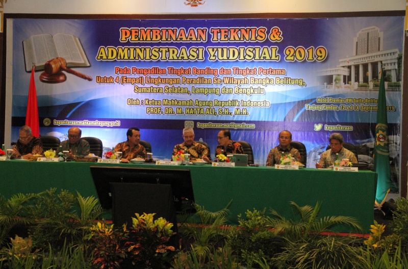PEMBINAAN PIMPINAN MAHKAMAH AGUNG KE TANJUNG PANDAN