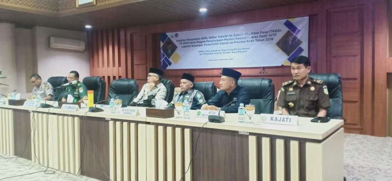 PENGADILAN TINGGI BANDA ACEH MENGHADIRI KEGIATAN PENYERAHAN DIPA, DAFTAR TRANSFER KE DAERAH DAN DANA DESA (TKDD) TA 2020 SERTA PIAGAM PENGHARGAAN MENTERI KEUANGAN ATAS OPINI WTP LAPORAN KEUANGAN PEMERINTAH DAERAH SE PROVINSI ACEH TAHUN 2018