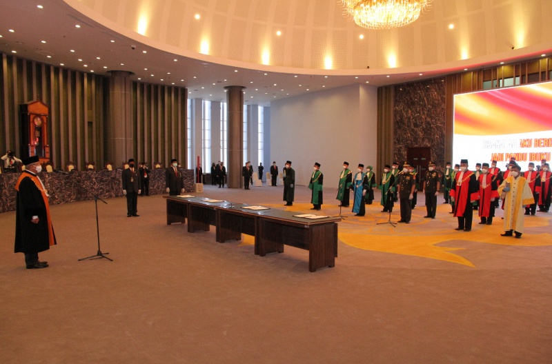 KETUA MAHKAMAH AGUNG REPUBLIK INDONESIA LANTIK Dr. H. AMRIL, S.H., M.Hum. SEBAGAI KETUA PENGADILAN TINGGI BANDA ACEH