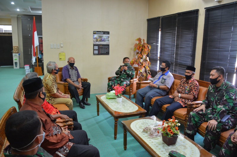 KETUA PENGADILAN TINGGI BANDA ACEH MENERIMA KUNJUNGAN PANGLIMA KOMANDO DAERAH MILITER ISKANDAR MUDA
