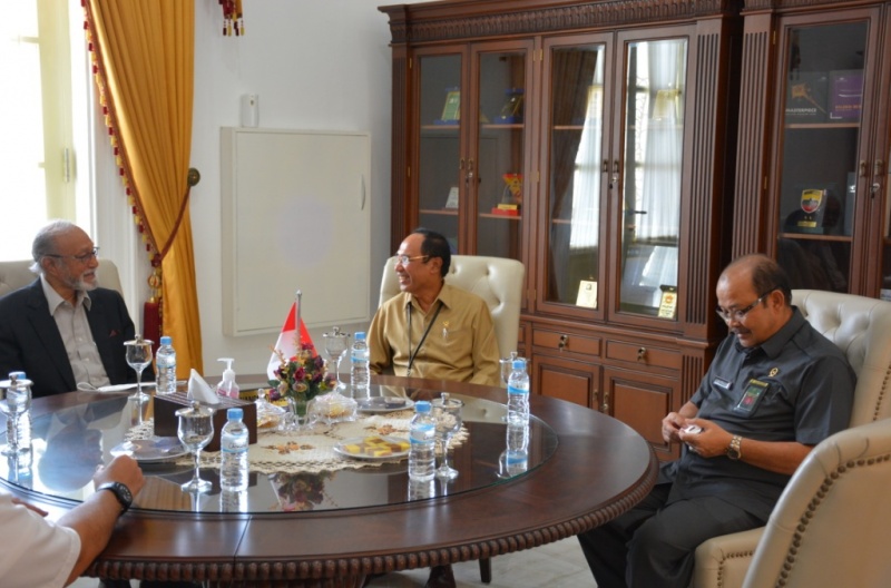 SILATURAHMI KETUA PENGADILAN TINGGI BANDA ACEH YM Bpk Dr. H. GUSRIZAL, S.H., M.Hum BERSAMA WALI NANGGROE YM MALIK MAHMUD AL-HAYTAR