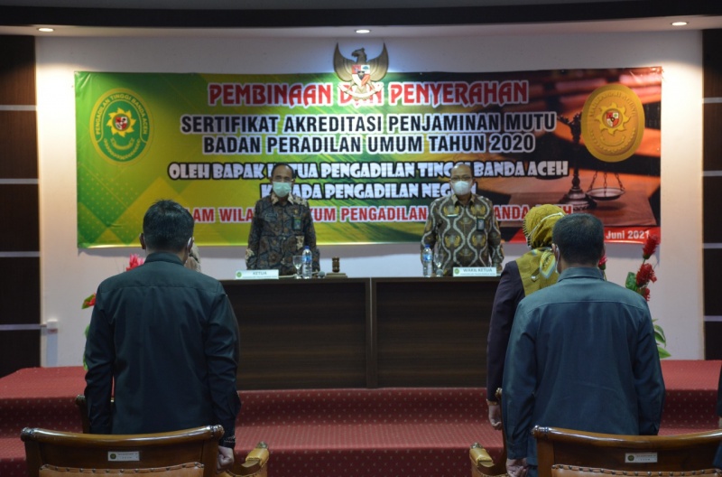 PEMBINAAN DAN PENYERAHAN SERTIFIKAT AKREDITASI PENJAMINAN MUTU BADAN PERADILAN UMUM TAHUN 2020