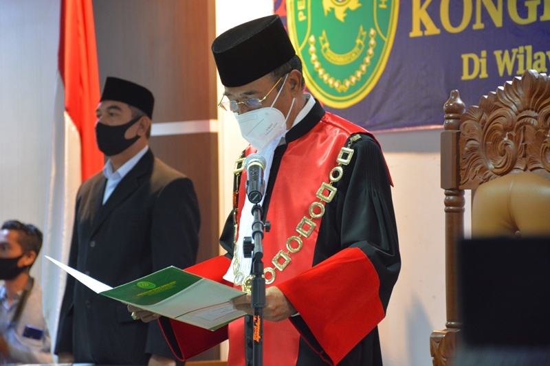 SIDANG LUAR BIASA PENGAMBILAN SUMPAH ADVOKAT KONGRES ADVOKAT INDONESIA (KAI)
