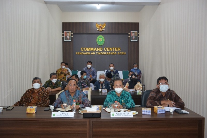 PT BANDA ACEH HADIRI PEMBINAAN TEKNIS DAN ADMINISTRASI YUDISIAL OLEH PIMPINAN MAHKAMAH AGUNG SECARA VIRTUAL VIA ZOOM MEETING