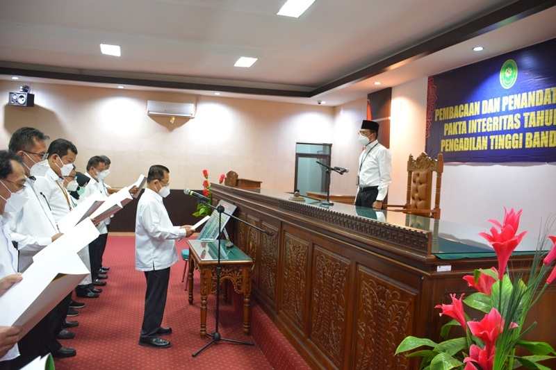 PEMBACAAN DAN PENANDATANGAN PAKTA INTEGRITAS TAHUN 2022 PENGADILAN TINGGI BANDA ACEH