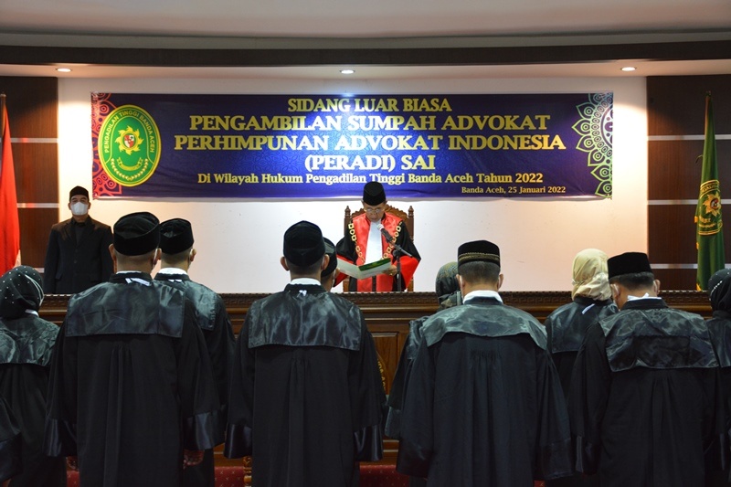 SIDANG LUAR BIASA PENGAMBILAN SUMPAH ADVOKAT