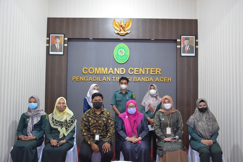 PETUGAS PTSP PENGADILAN TINGGI BANDA ACEH MENGIKUTI SOSIALISASI PELAYAN PRIMA.