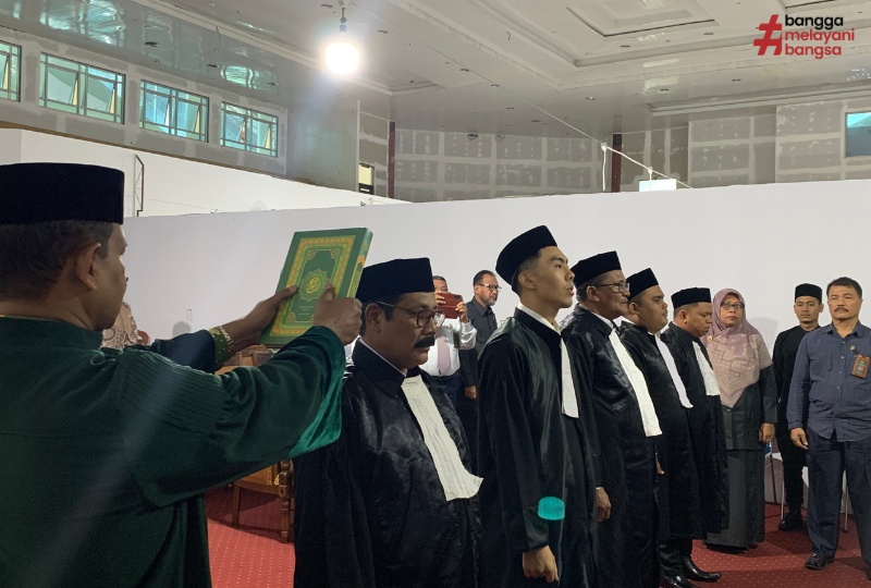 KETUA PENGADILAN TINGGI BANDA ACEH LANTIK 5 ADVOKAT DARI PPKHI