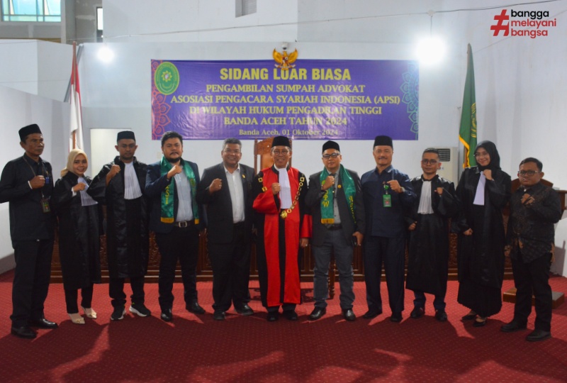 PENYUMPAHAN 4 ADVOKAT APSI OLEH KETUA PENGADILAN TINGGI BANDA ACEH