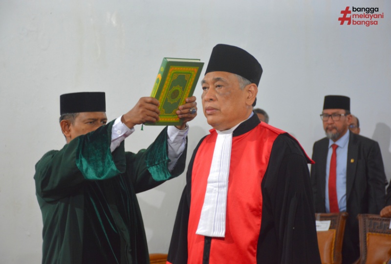 KETUA PENGADILAN TINGGI BANDA ACEH LANTIK ABDUL AZIZ SEBAGAI WAKIL KETUA PENGADILAN TINGGI BANDA ACEH