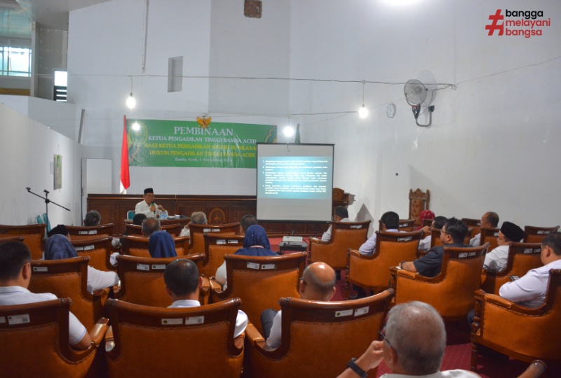 MENINGKATKAN INTEGRITAS DAN PROFESIONALISME: KETUA PENGADILAN TINGGI BANDA ACEH BERIKAN PEMBINAAN KEPADA KETUA PENGADILAN NEGERI SE-ACEH