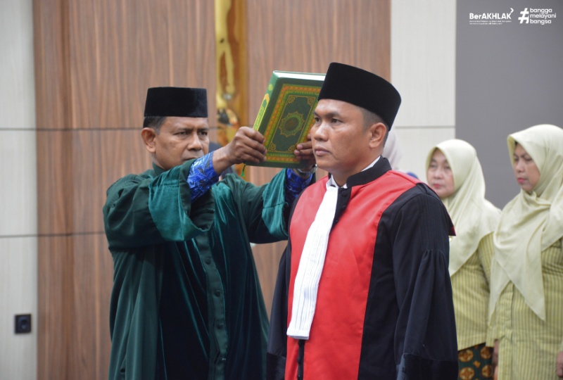 PENGAMBILAN SUMPAH, PELANTIKAN DAN SERAH TERIMA JABATAN KETUA PENGADILAN NEGERI SUKA MAKMUE