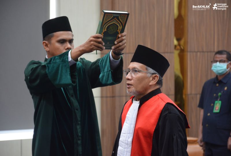 SIDANG LUAR BIASA PENGADILAN TINGGI BANDA ACEH: M. JONI KEMRI, S.PI., S.H. DILANTIK SEBAGAI HAKIM AD HOC TIPIKOR MASA JABATAN KEDUA