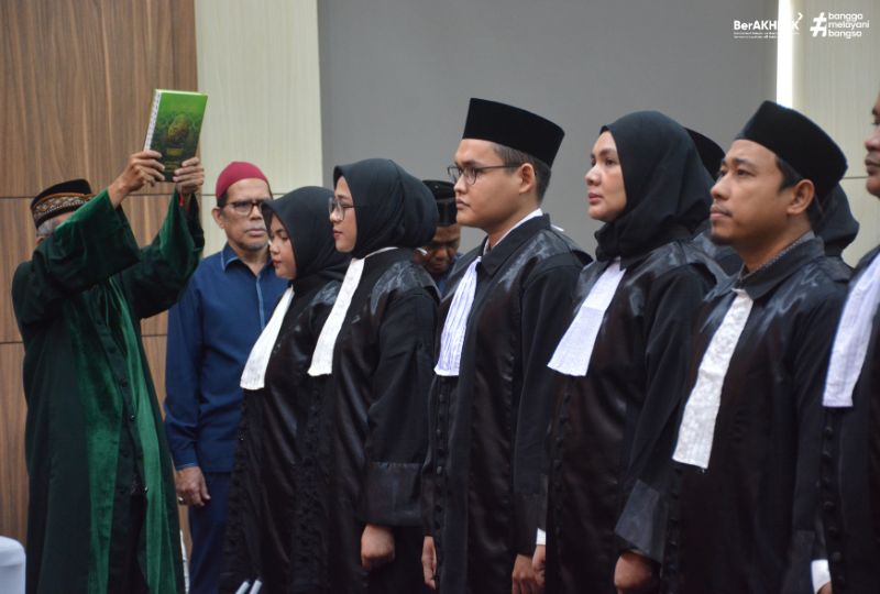 PENGADILAN TINGGI BANDA ACEH GELAR PENGAMBILAN SUMPAH ADVOKAT DARI LIMA ORGANISASI
