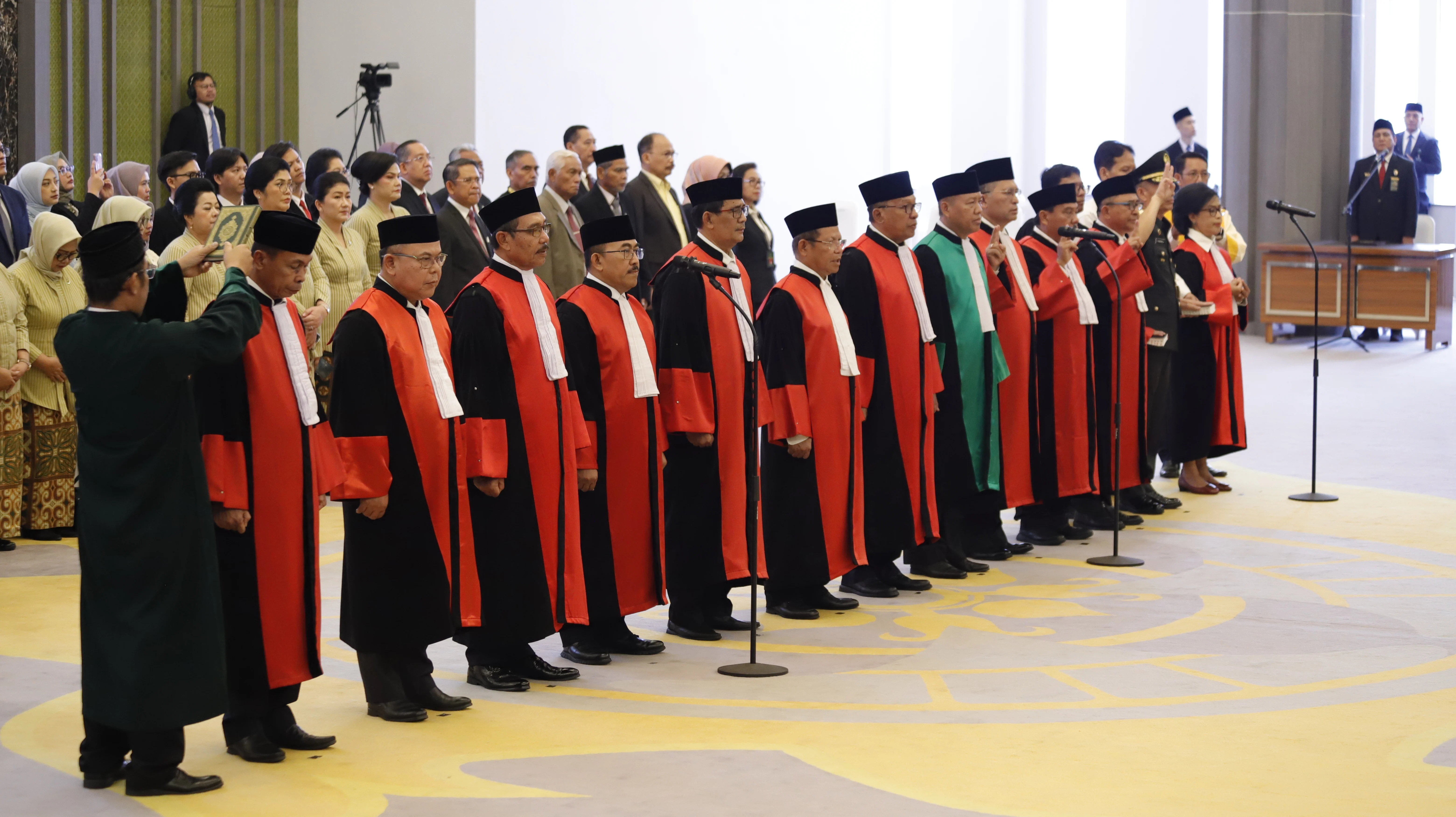 Dr. SUTIO JUMAGI AKHIRNO RESMI DILANTIK SEBAGAI KETUA PENGADILAN TINGGI BANDA ACEH