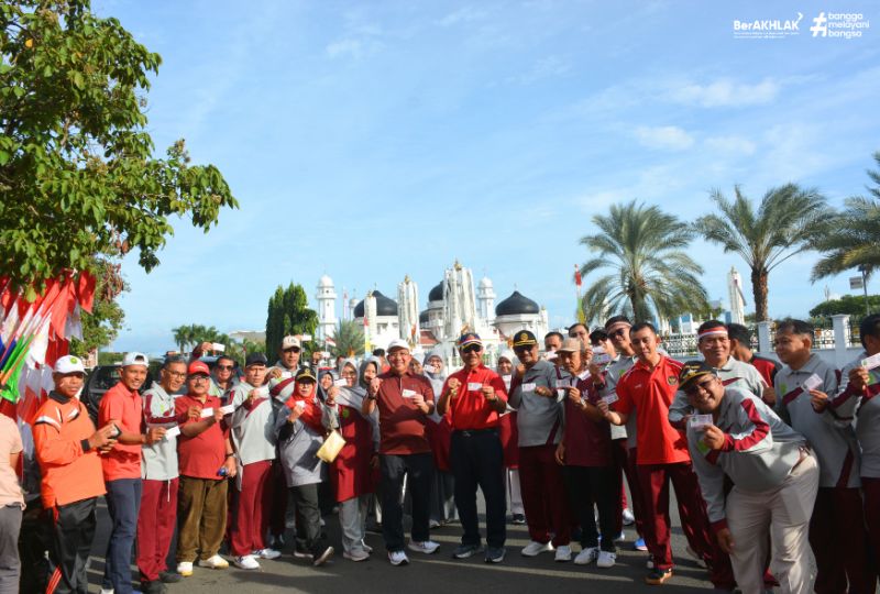 JALAN SANTAI PENGADILAN TINGGI BANDA ACEH SEMARAKKAN PERINGATAN HUT KE-81 KEMERDEKAAN RI DAN HUT KE-81 MAHKAMAH AGUNG RI