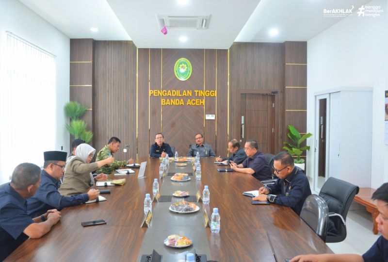 BAWAS MAHKAMAH AGUNG RI GELAR RAPAT KOORDINASI BERSAMA PIMPINAN PENGADILAN SEWILAYAH BANDA ACEH